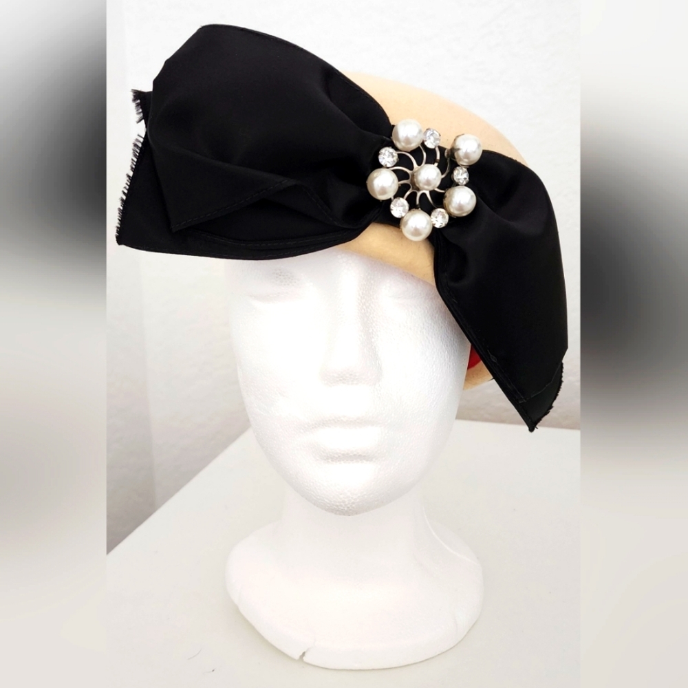 Importina Vintage Wool Black & Cream Hat with Bow And Pearl Embellishment.